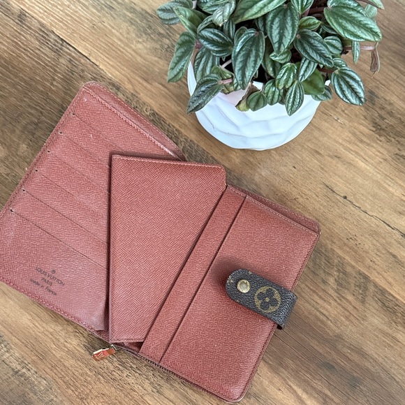 vintage Louis Vuitton Monogram Compact Zippé Wallet - Picture 8 of 16